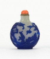 CHINESE OVERLAY GLASS SNUFF BO
