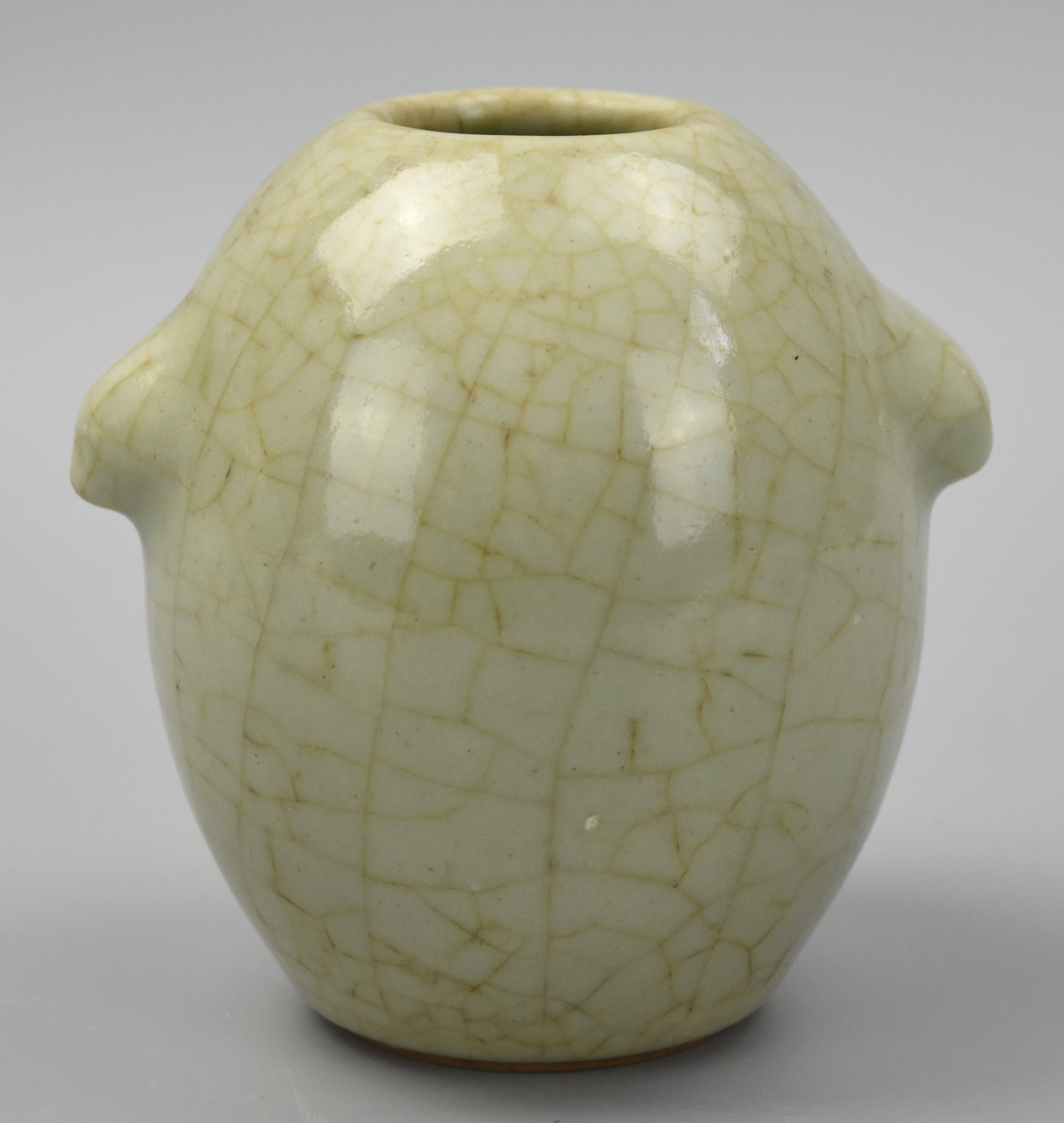 CHINESE OVID VASE W/ GE-TYPE