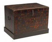 CHINESE PAINTED OPERA TRUNKChi