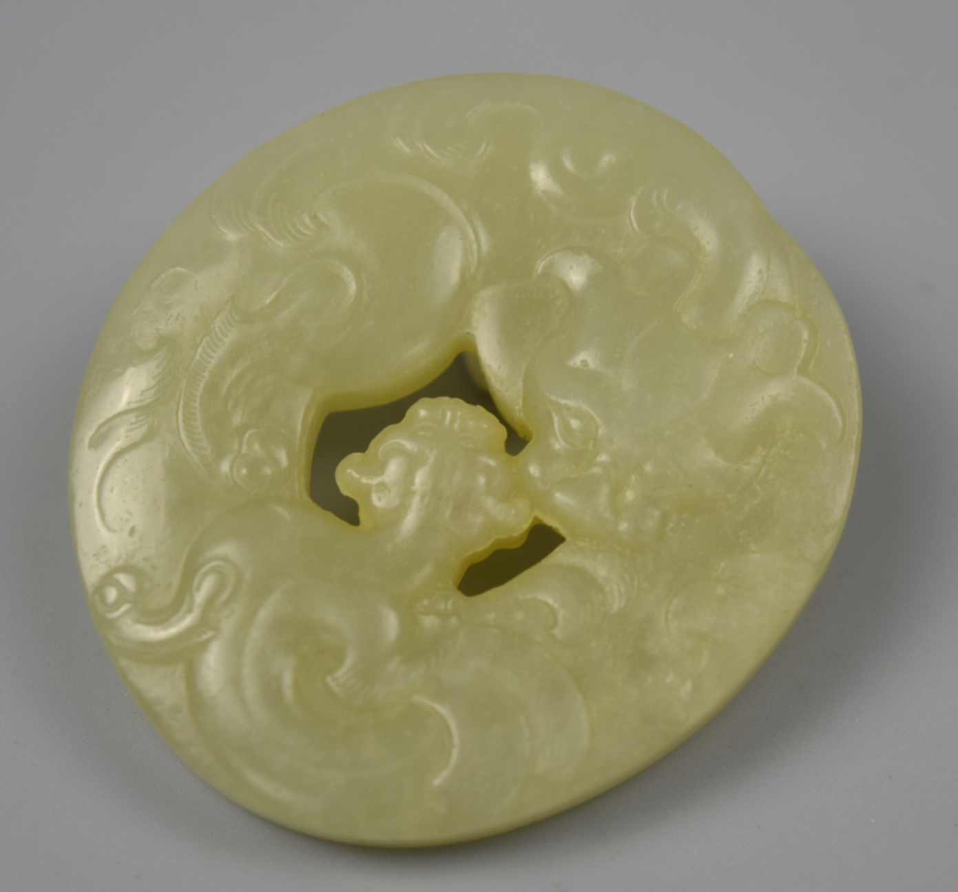 CHINESE PALE GREEN JADE PENDANT