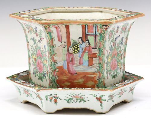 CHINESE PARCEL GILT FAMILLE ROSE