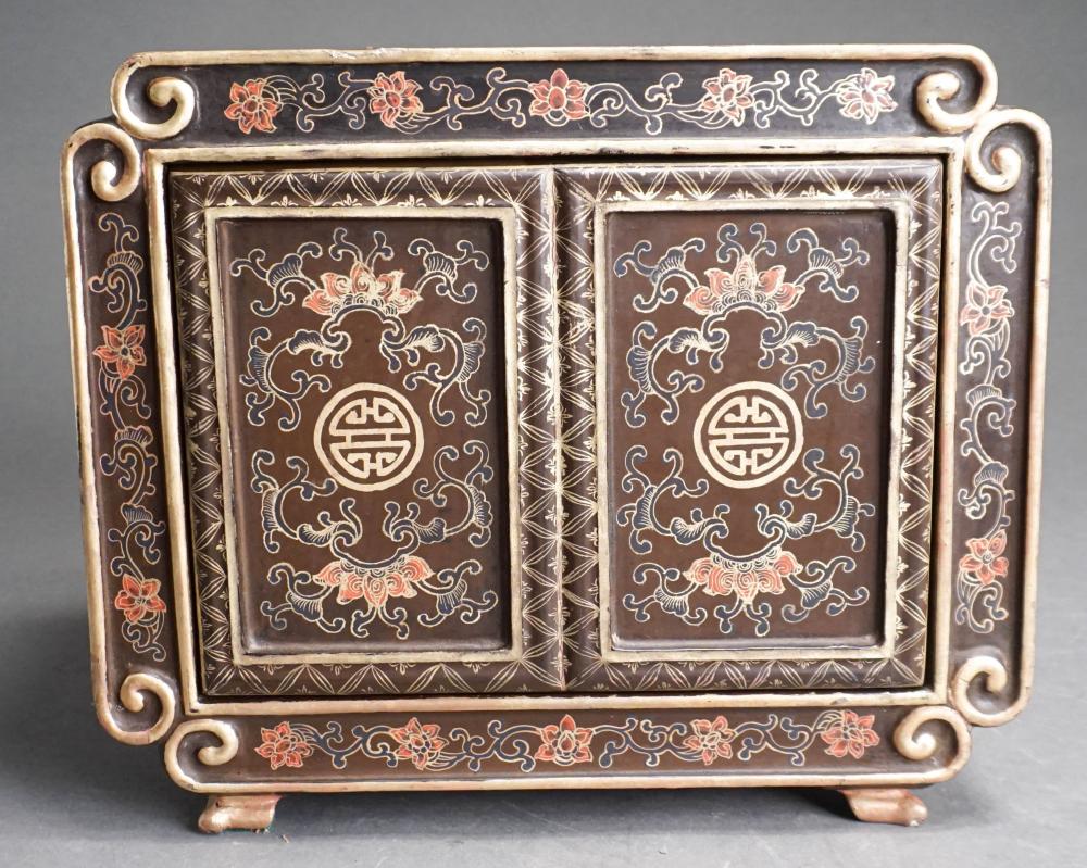 CHINESE PARTIAL GILT LACQUERED BOX,