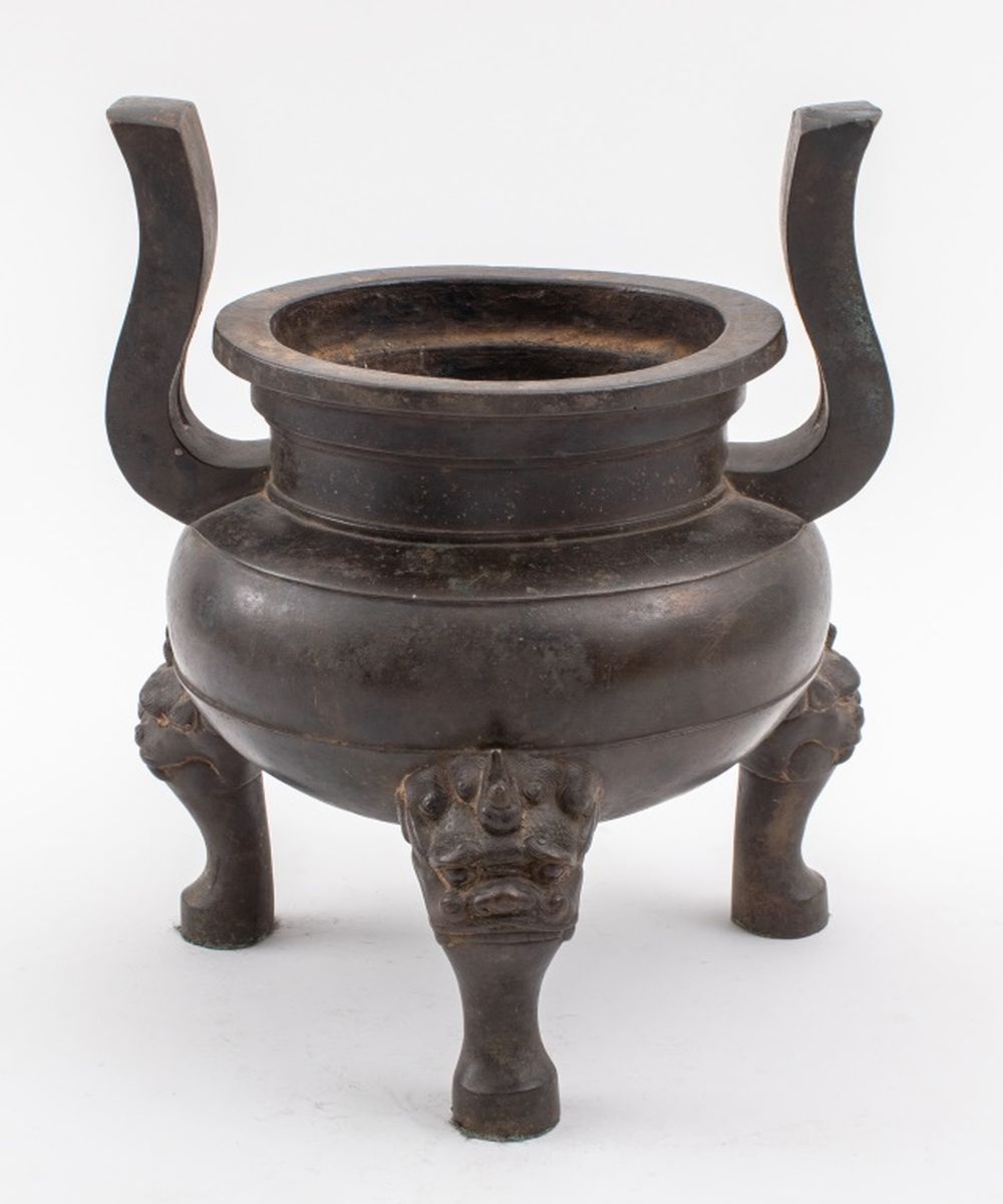 CHINESE PATINATED BRONZE TRIPOD