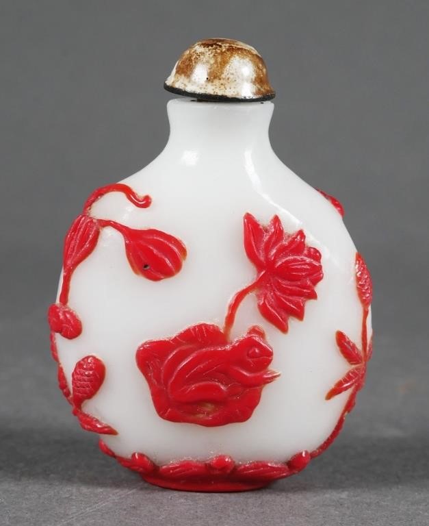 CHINESE PEKING CAMEO GLASS SNUFF