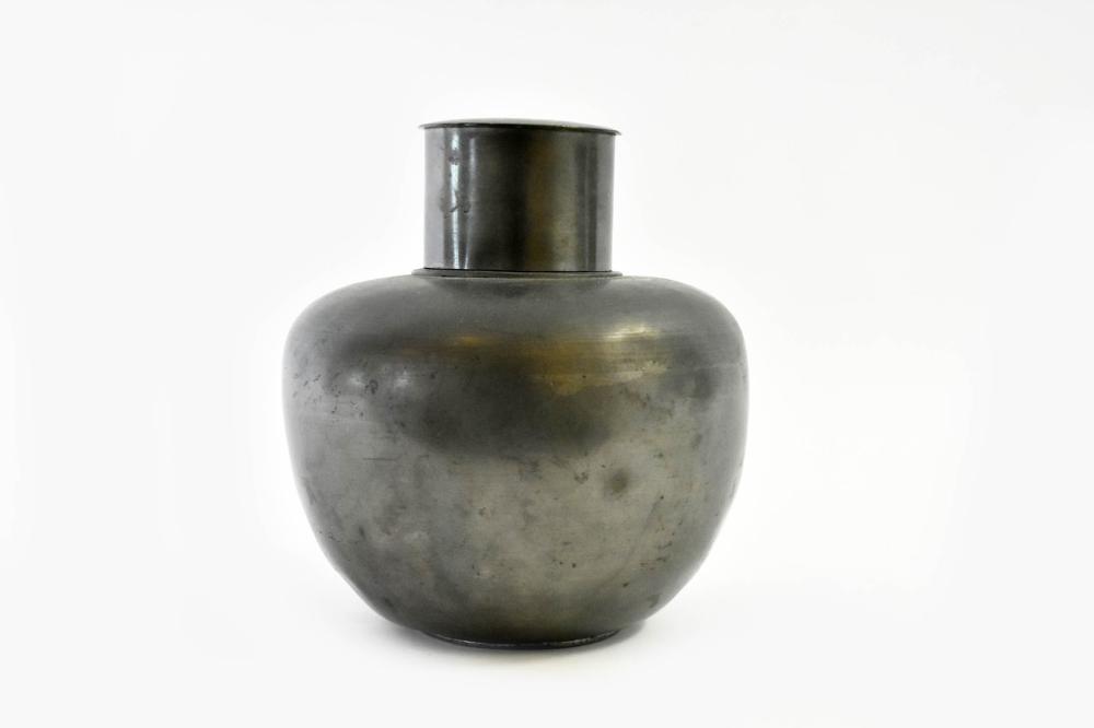 CHINESE PEWTER LIDDED VASEOf