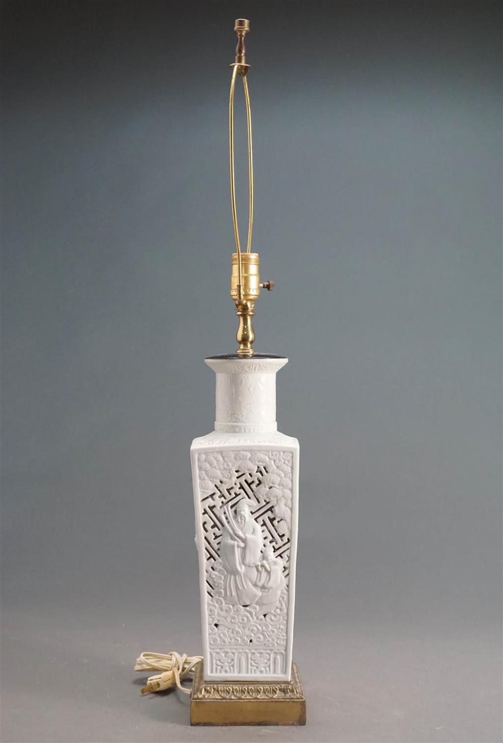 CHINESE PIERCED SQUARE BLANC DE