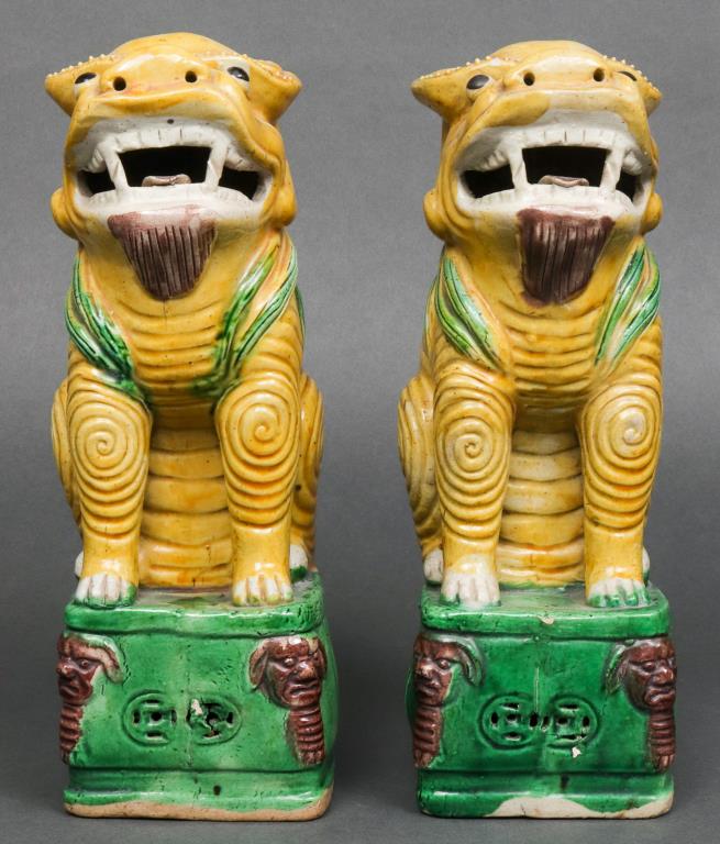 CHINESE POLYCHROME CERAMIC FOO