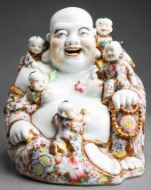 CHINESE POLYCHROME DECORATED P