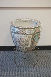 CHINESE POLYCHROME DECORATED P