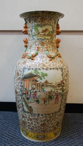 CHINESE POLYCHROME DECORATED T