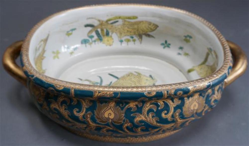 CHINESE POLYCHROME DECORATED