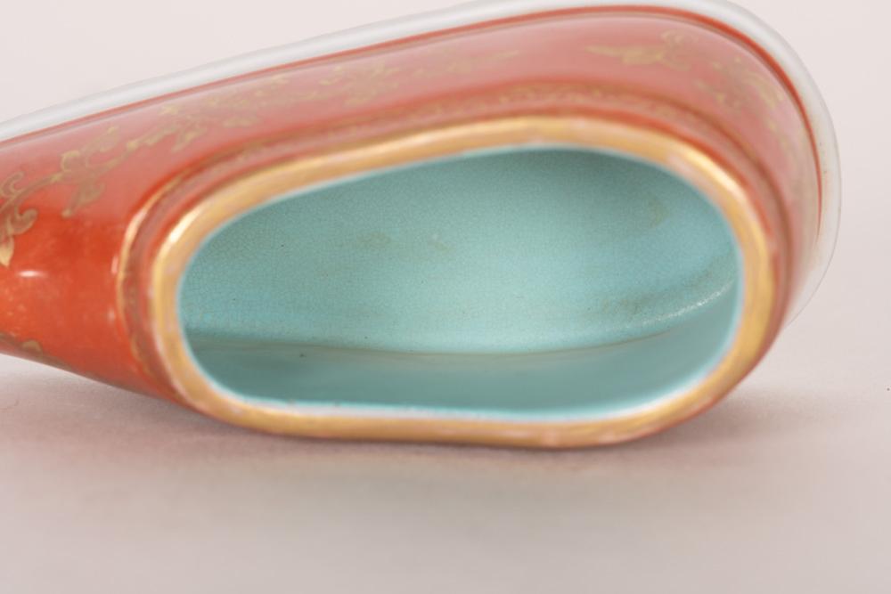 CHINESE POLYCHROME PORCELAIN &
