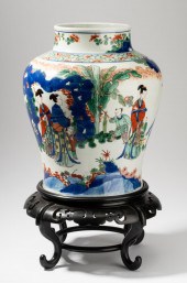 CHINESE POLYCHROMED PORCELAIN
