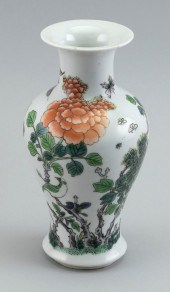 CHINESE POLYCRHOME PORCELAIN B