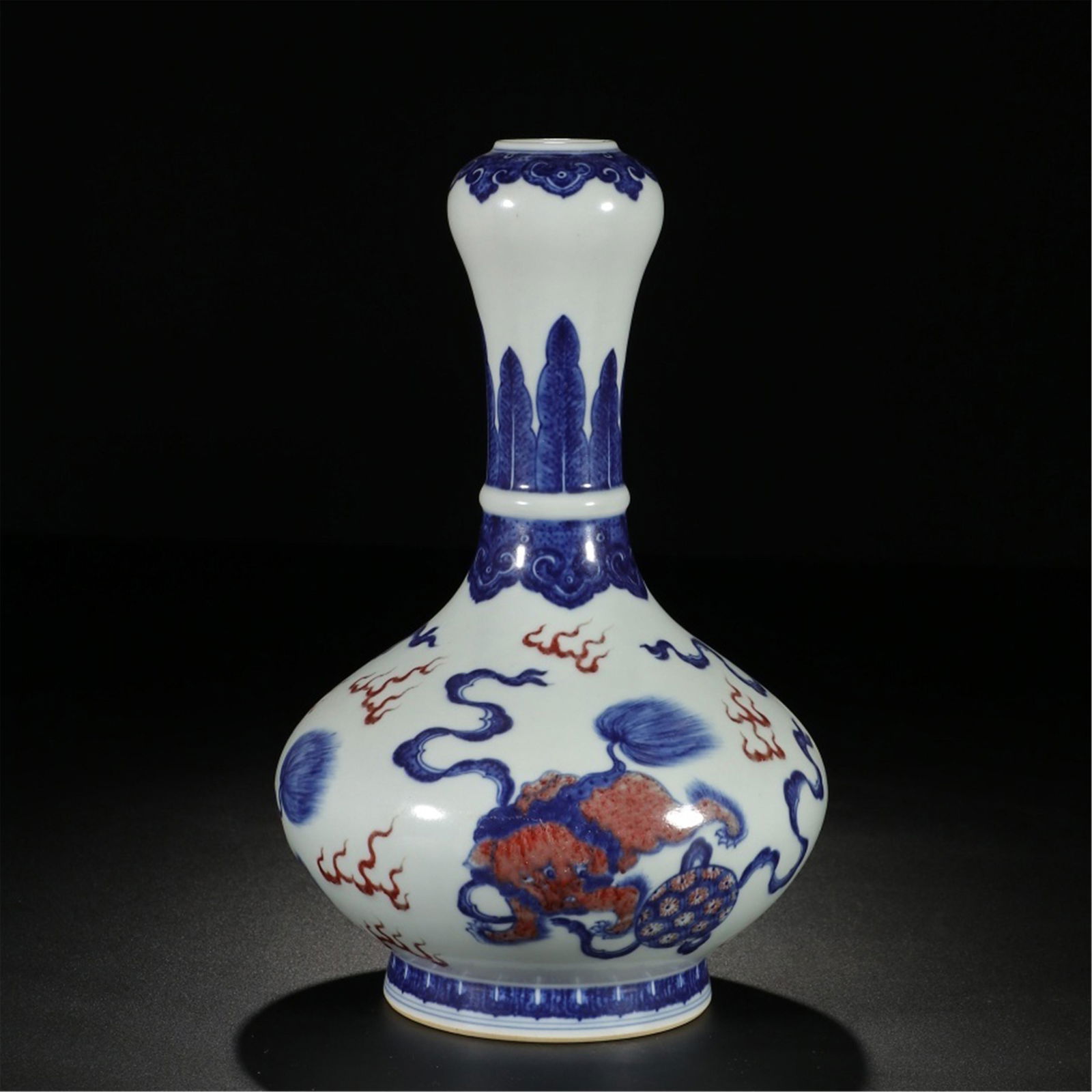 CHINESE PORCELAIN BLUE AND WHITE