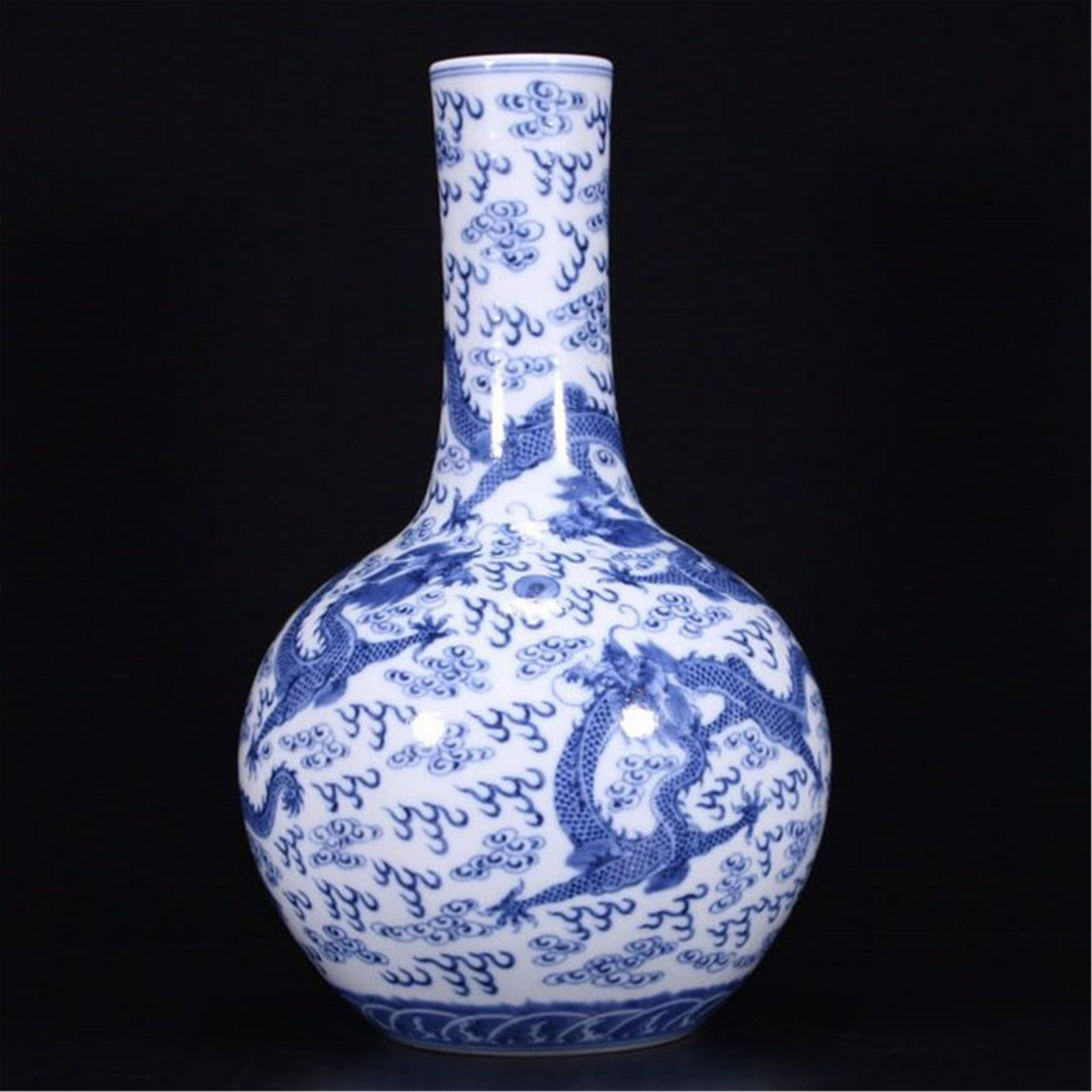 CHINESE PORCELAIN BLUE AND WHITE