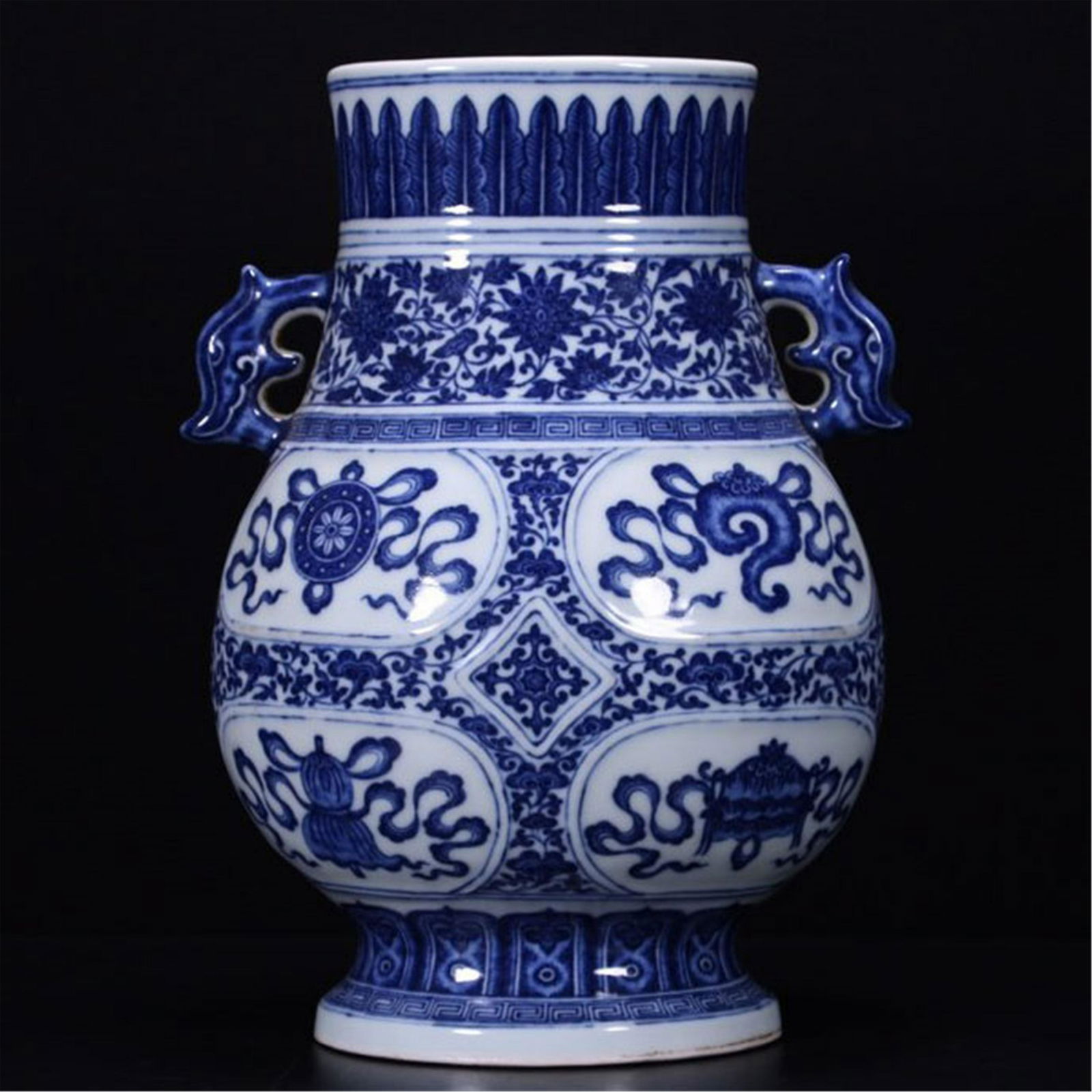 CHINESE PORCELAIN BLUE AND WHITE