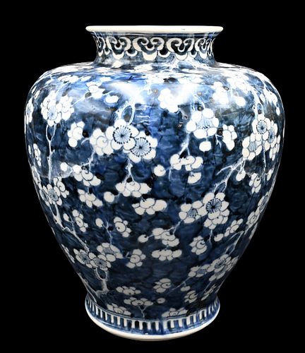 CHINESE PORCELAIN BLUE AND WHITE