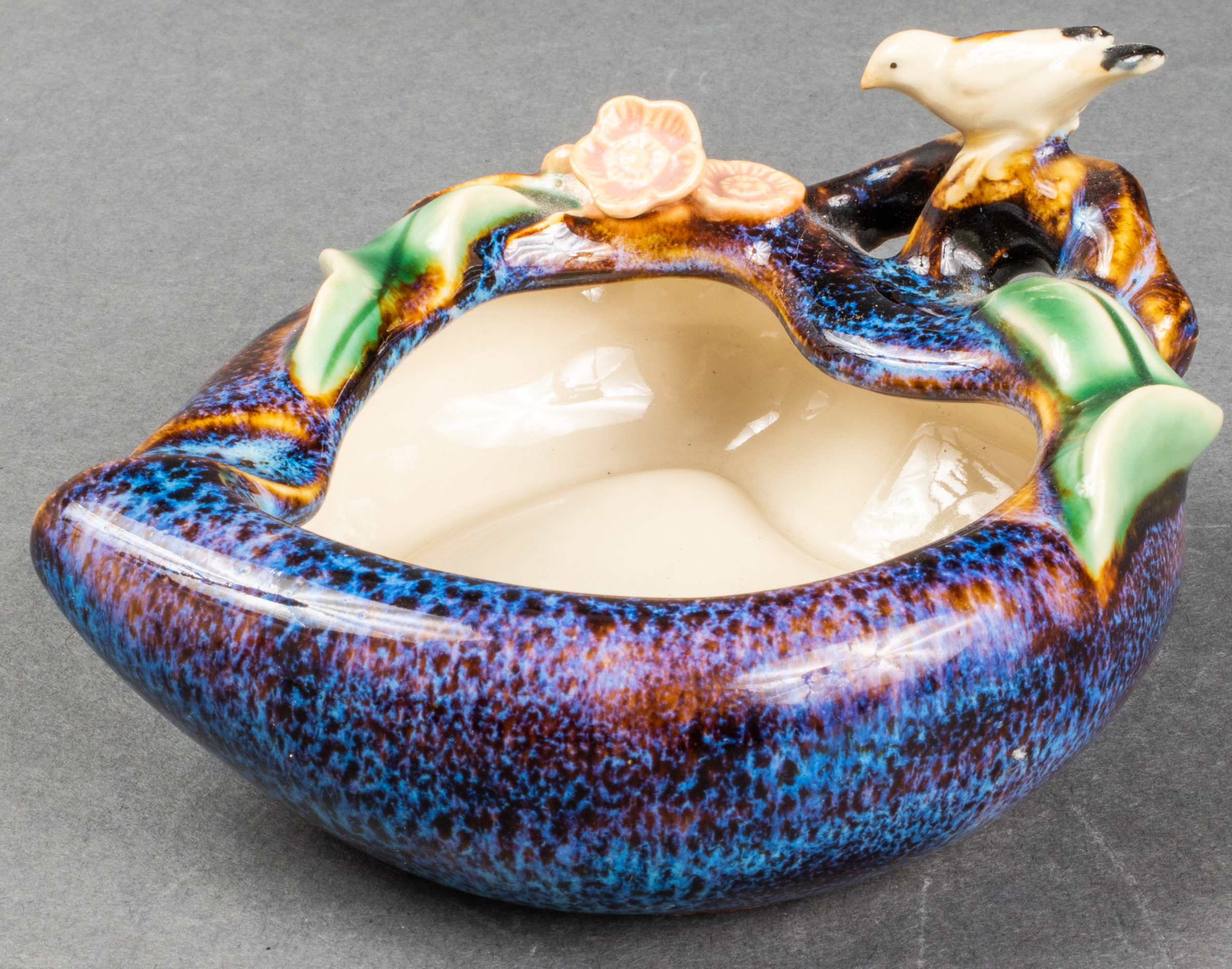 CHINESE PORCELAIN BOWL W/ BIRD A