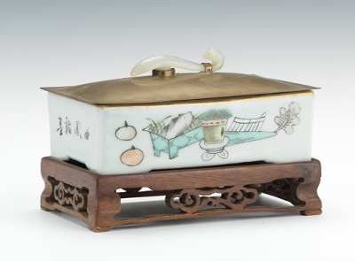 Chinese Porcelain Bulb Dish with