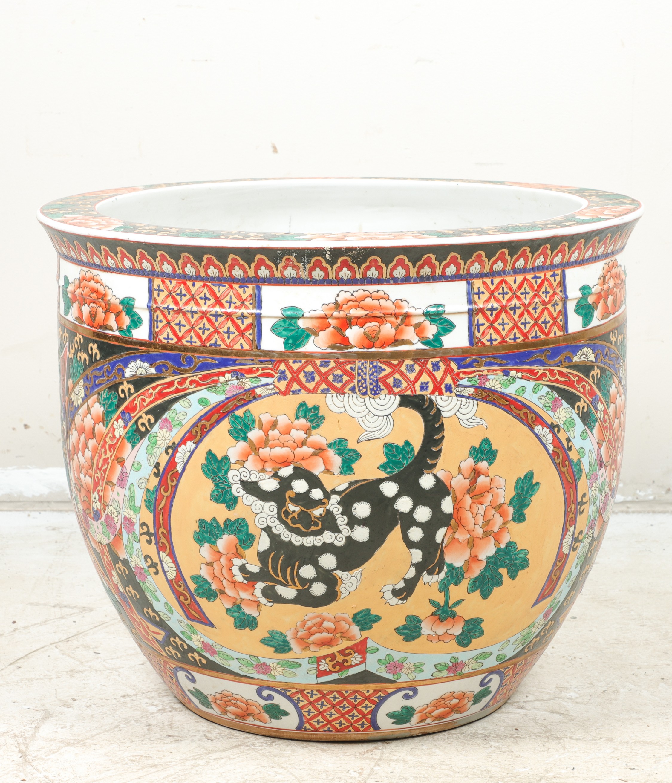 Chinese porcelain cache pot, foo