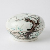 CHINESE PORCELAIN COVERED BOXA