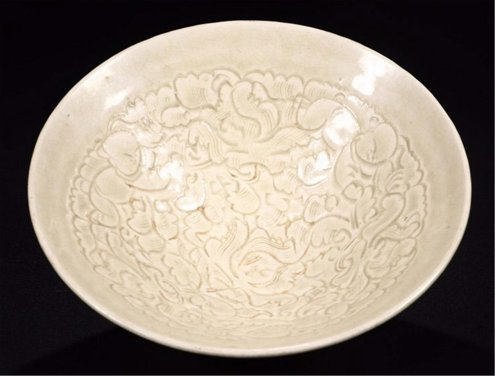 CHINESE PORCELAIN DING WARE