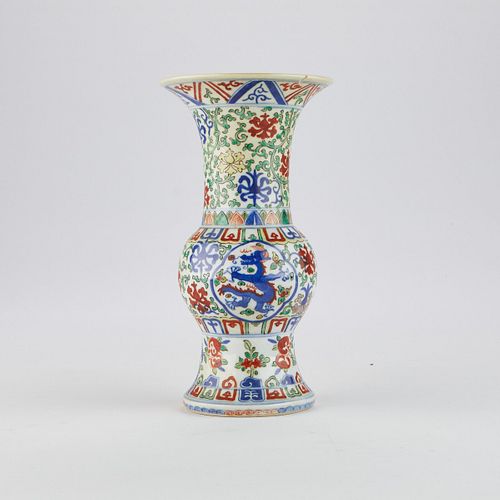 CHINESE PORCELAIN DOUCAI BEAKER
