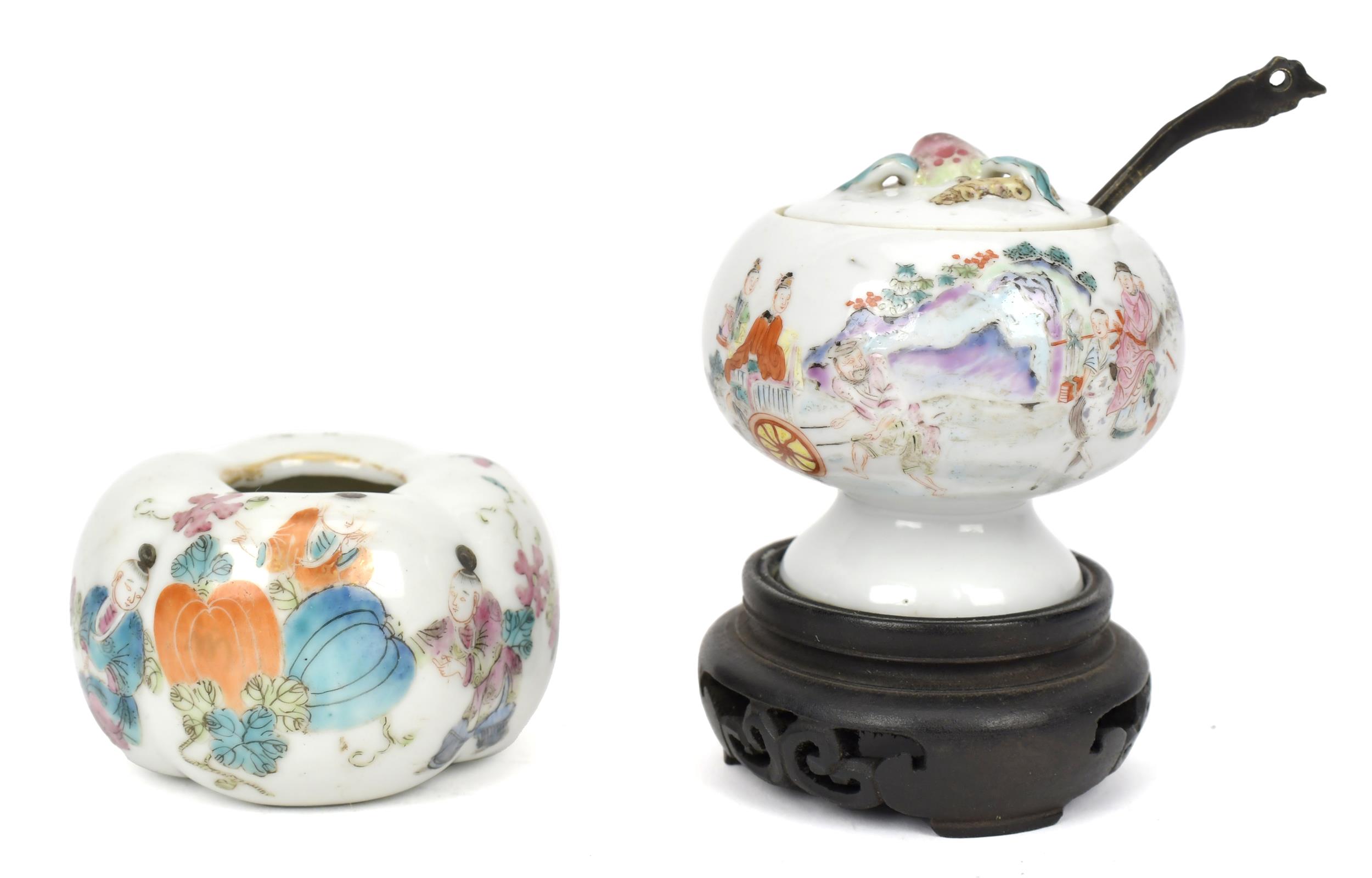 CHINESE PORCELAIN FAMILLE ROSE SALT
