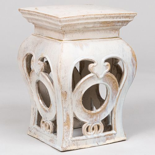 CHINESE PORCELAIN FISHBOWL AND A