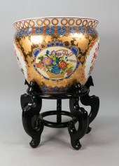 CHINESE PORCELAIN FISHBOWL ON