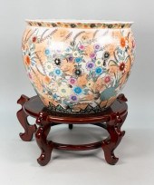 CHINESE PORCELAIN FISHBOWL ON