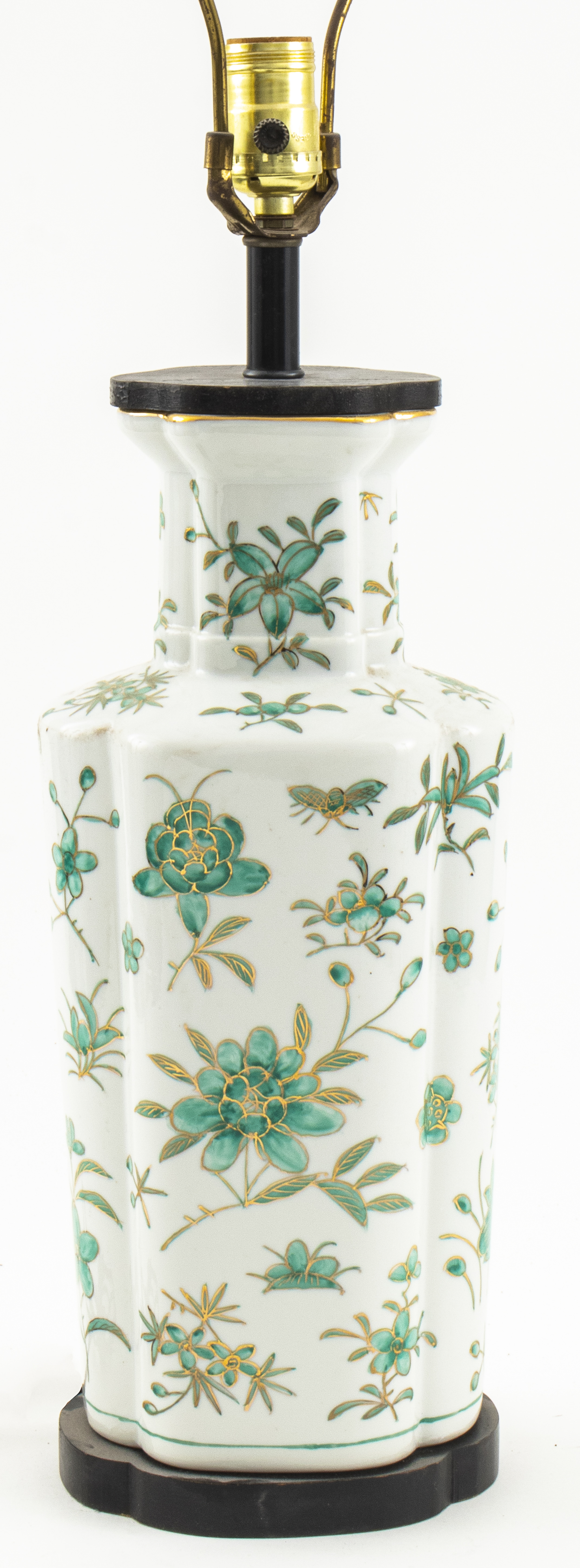 CHINESE PORCELAIN FLORAL TABLE LAMP