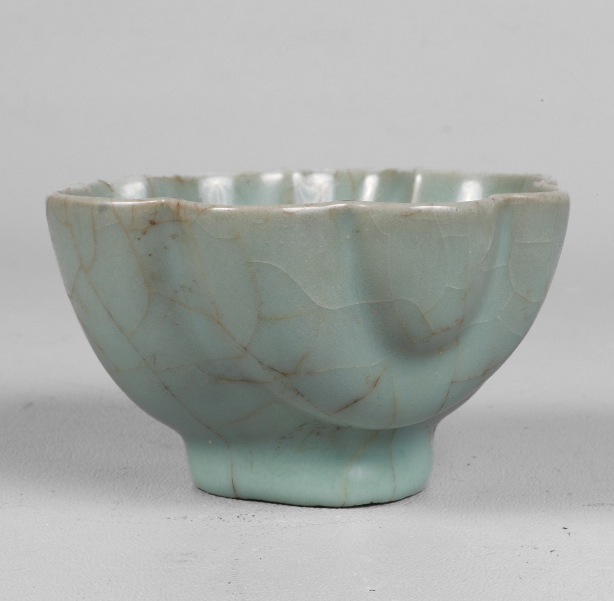 Chinese porcelain fluted bowl,