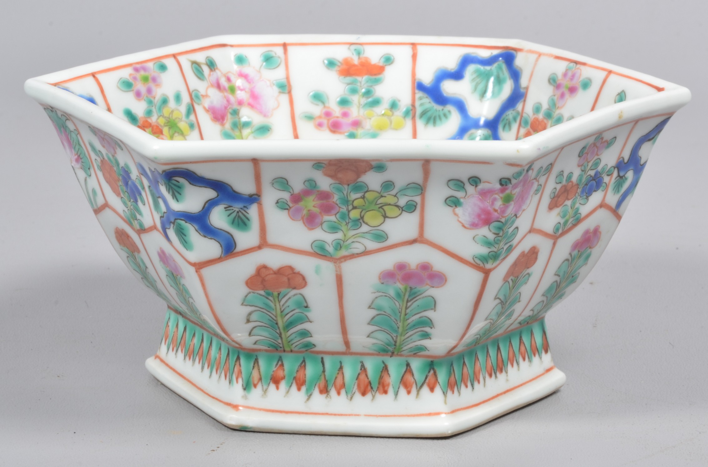 Chinese porcelain hexagonal bowl,
