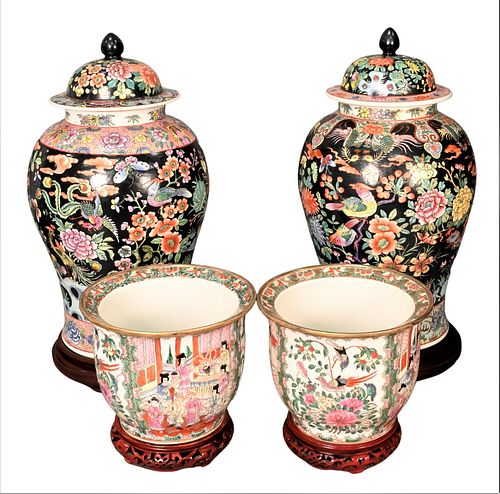 CHINESE PORCELAIN LOTChinese