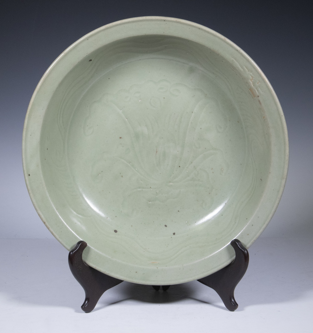 CHINESE PORCELAIN LOW BOWL Longquan