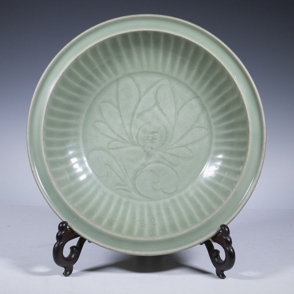 CHINESE PORCELAIN LOW BOWL Ming