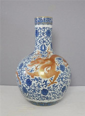 CHINESE PORCELAIN MING-STYLE S