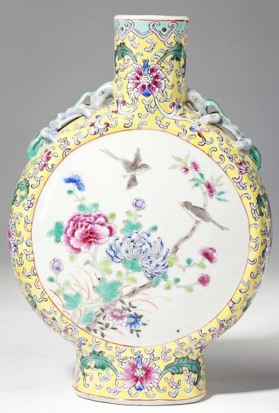 Chinese Porcelain Moon FlaskFamille
