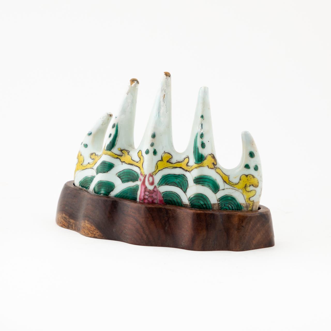 CHINESE PORCELAIN PEAKED BRUSH REST