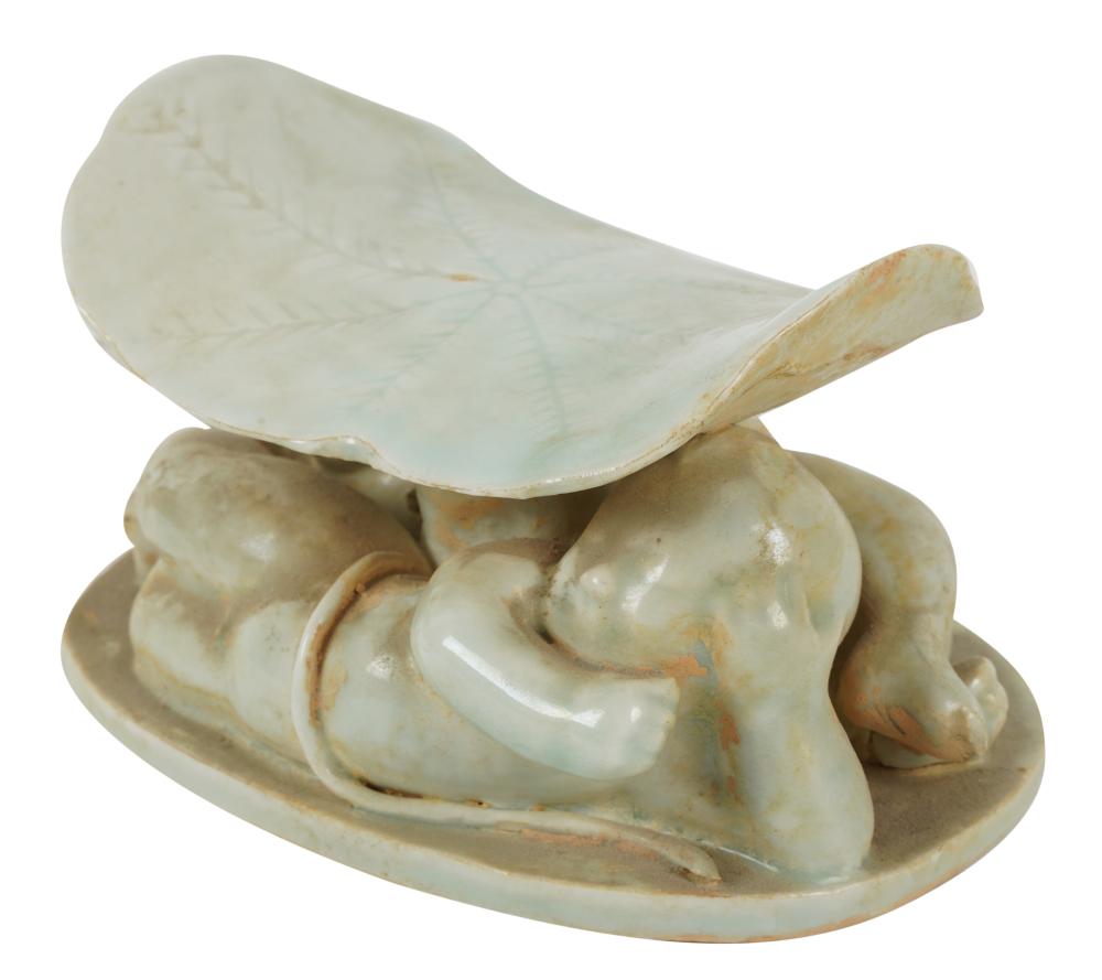 CHINESE PORCELAIN PILLOWChinese