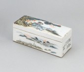 CHINESE PORCELAIN RAZOR BOX 19