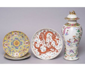 CHINESE PORCELAIN TABLEWARE<br