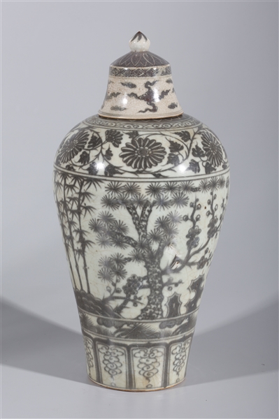 Chinese porcelain temple jar;