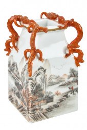 CHINESE PORCELAIN VASEmarked t