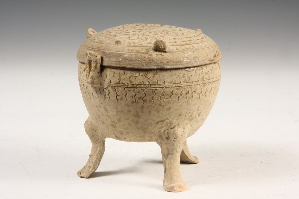 CHINESE POTTERY DING - Chinese