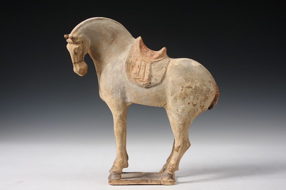 CHINESE POTTERY FIGURE - Tang