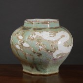 CHINESE POTTERY JARCHINESE POT