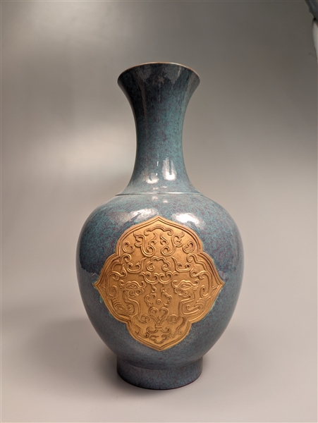 Chinese Qianlong-style porcelain
